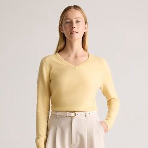 Quince cashmere V-neck sweater in butter yellow size XL